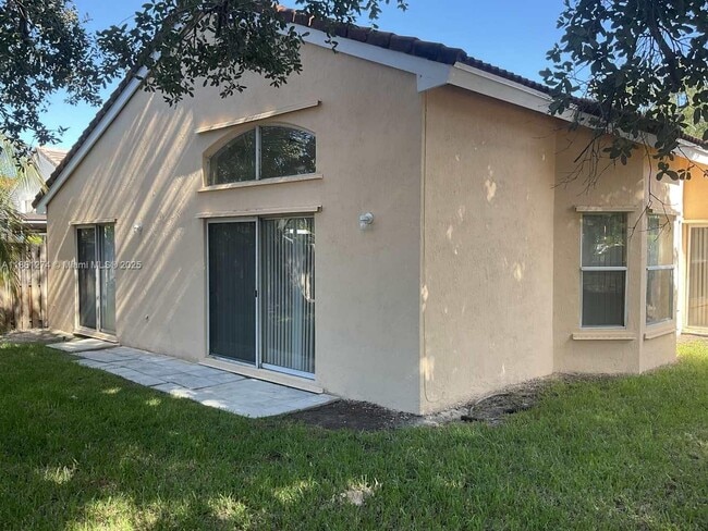 Building Photo - 18863 NW 24th Ct