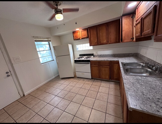 Building Photo - 4914 Alcott Ave