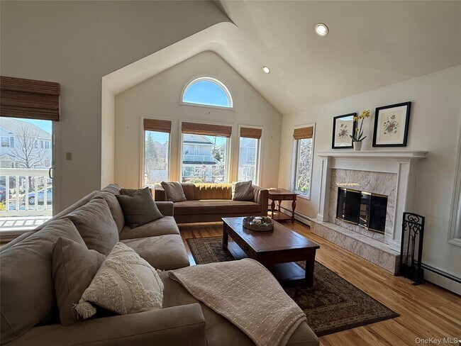 Building Photo - 227 W Pine St