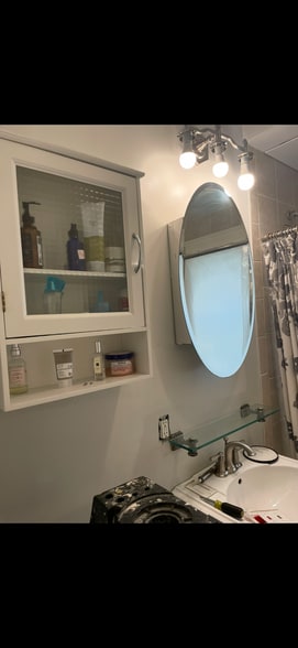 Building Photo - 6821 W Lloyd St