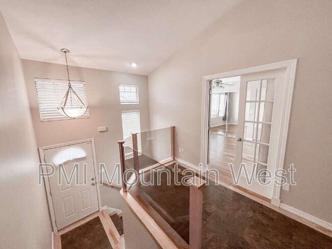 Building Photo - 208 Lyman Ln