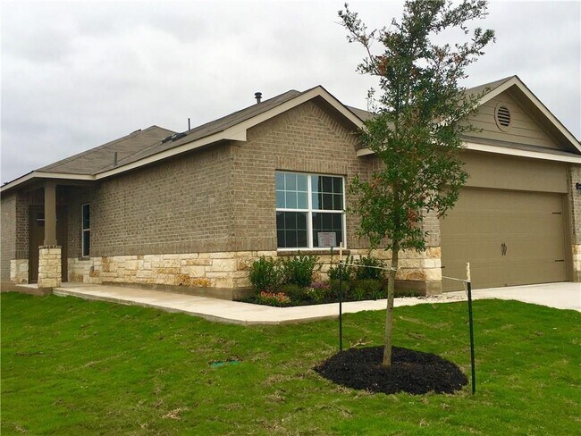 Building Photo - 3053 Blantyre Bnd