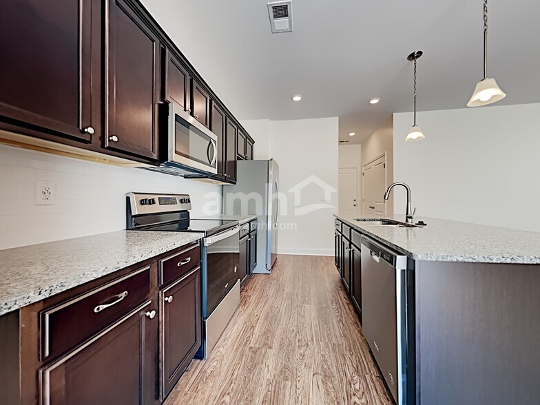 Building Photo - 297 Bering Ln