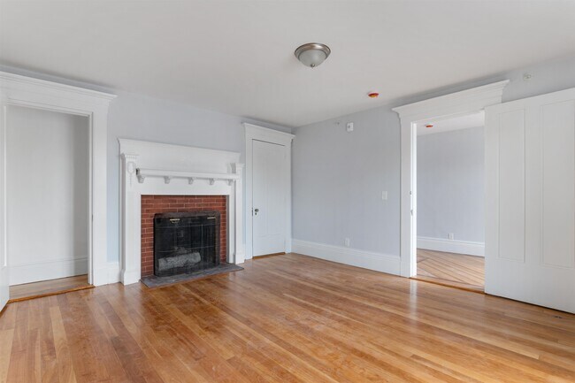 Building Photo - 109 Pleasant St