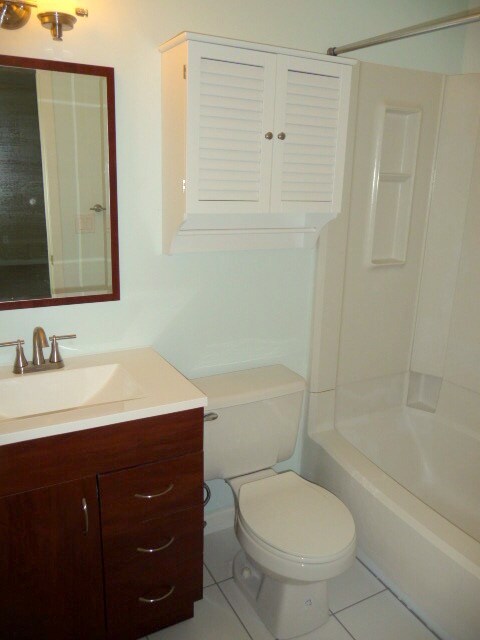 Building Photo - 200 Finley Forest Dr