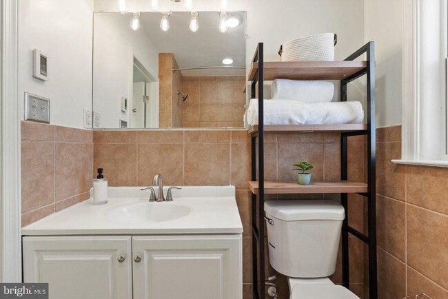 Building Photo - 701 S 2nd St