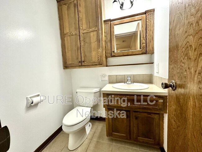 Building Photo - 20215 Pinkney St