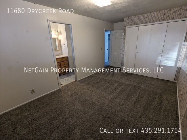 Building Photo - 11680 E Dry Creek Rd