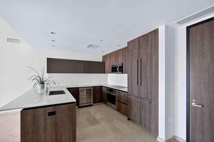 Building Photo - 88 SW 7th St