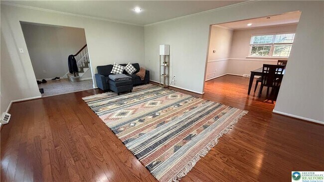 Building Photo - 639 Heather Ln