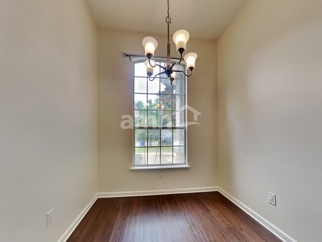 Building Photo - 1139 Ardmore St