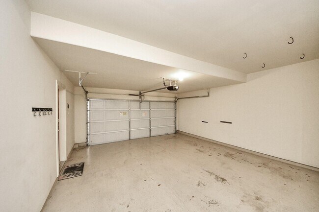 Building Photo - 5617 Kiam St
