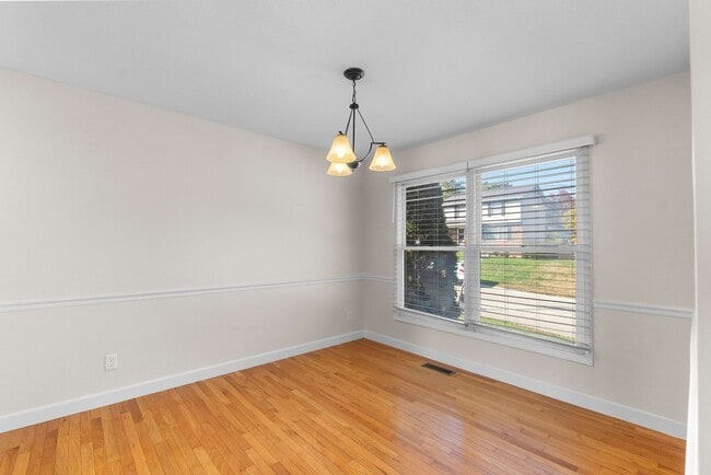 Building Photo - Spacious House in Cape Girardeau, Alma Schrader School District