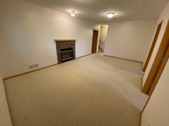 Building Photo - 5236 Sassafras Dr