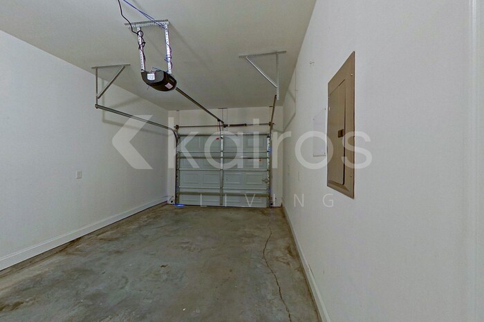 Building Photo - 807 Ferguson Ln