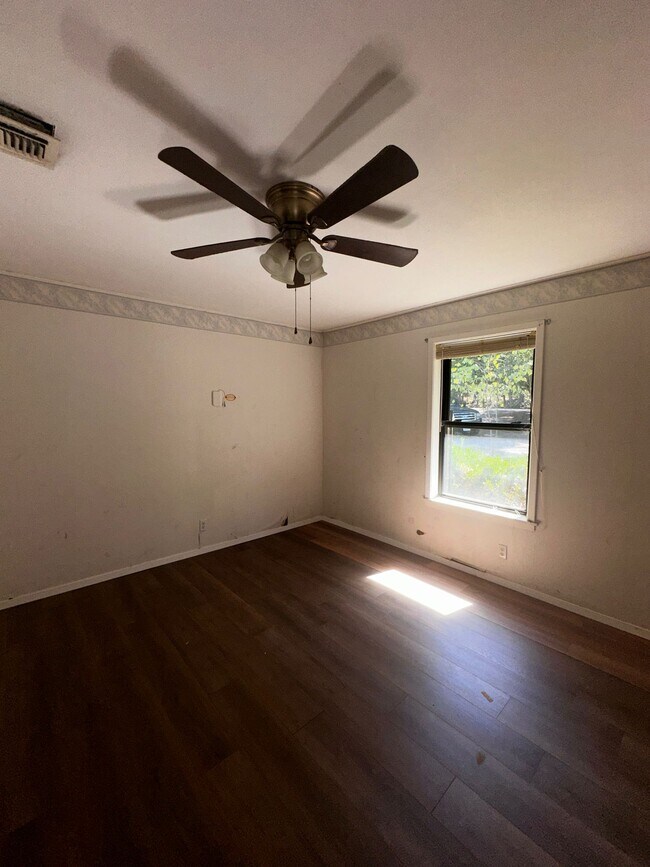 Building Photo - 495 County Road 2418