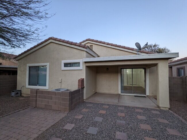 Building Photo - Rancho Sahuarita Home