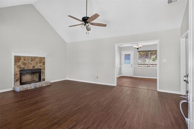 Building Photo - 115 Hubbard Dr