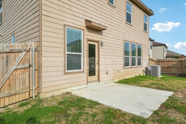 Building Photo - 3306 Putnam Fields