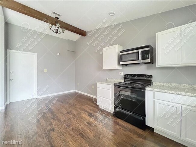 Building Photo - 8411 Collingwood-