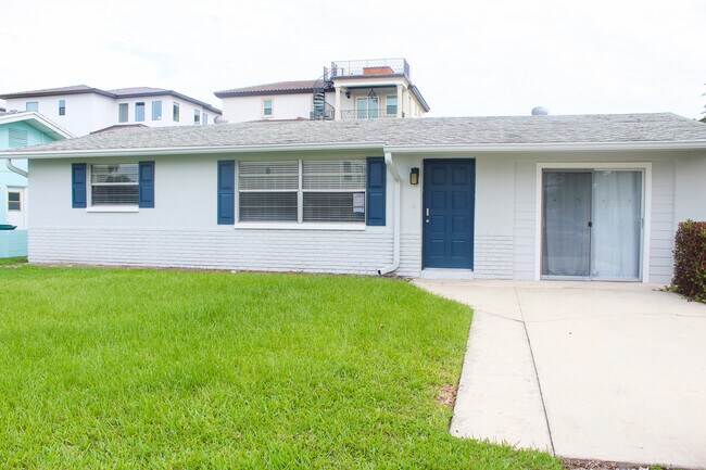 Building Photo - 178 175th Ave E