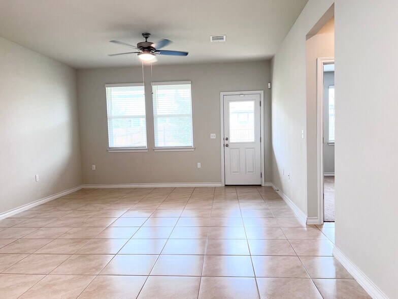 Living room to outdoor covered patio - 12112 Coyote Call Way
