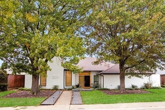 Building Photo - 16114 Shadybank Dr