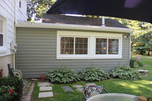 Building Photo - 275 Woodland Dr