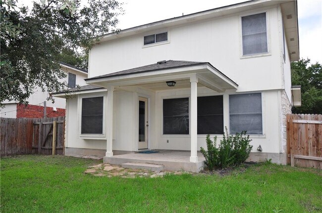 Building Photo - 1118 Pine Portage Loop
