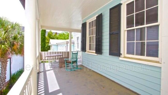 Building Photo - 27 Smith St