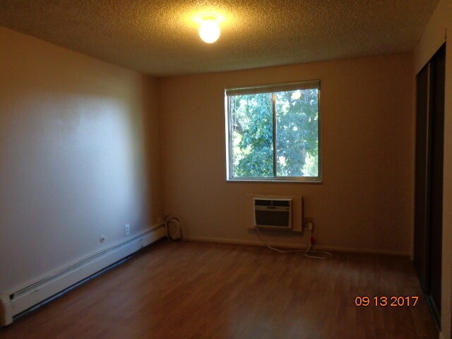 Building Photo - Wonderful 1 BR/1 BA third level condo in secured building.