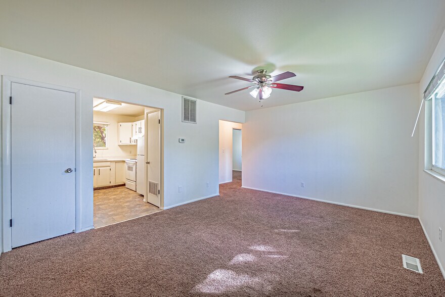 Building Photo - 489 S 450 E