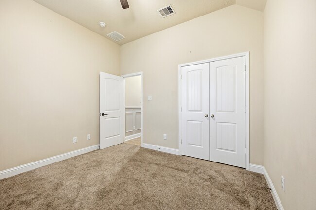 Building Photo - 8111 Sweet Gardens Ct