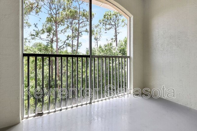 Building Photo - 5500 Bentgrass Dr