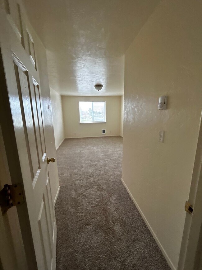Building Photo - 858s9