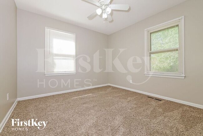 Building Photo - 5816 Lane Ave