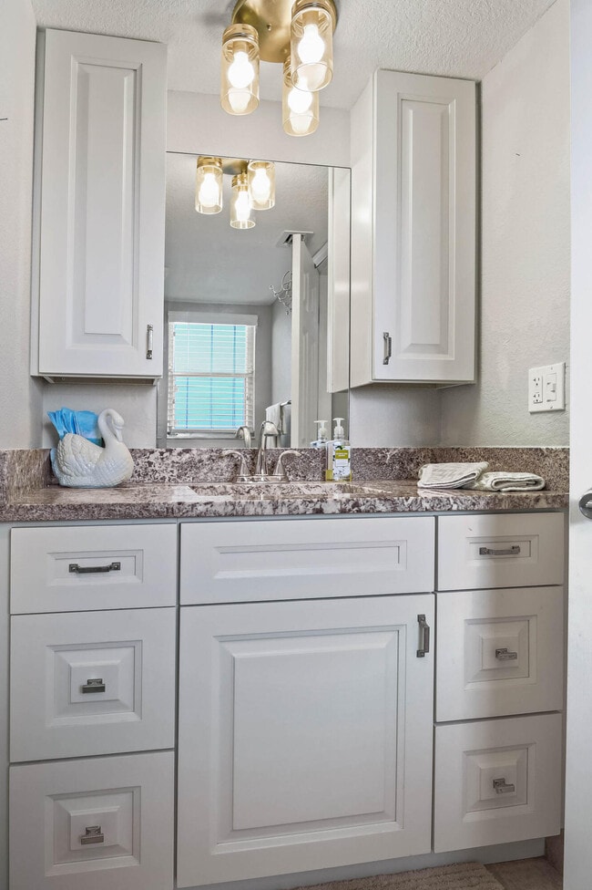 Building Photo - 3951 Via Poinciana