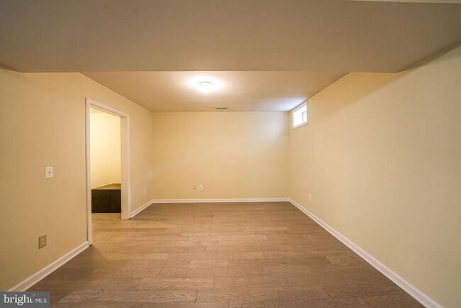 Building Photo - 7683 Henry Knox Dr