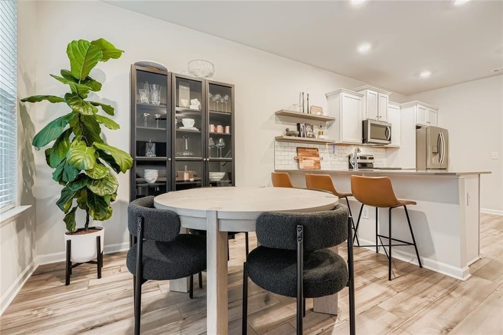 Building Photo - 4630 Blake Lp