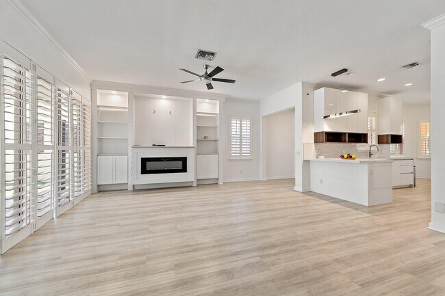 Building Photo - 231 Caravelle Dr