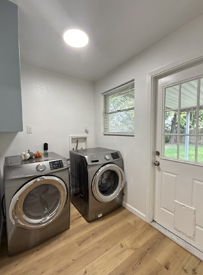 Building Photo - Where Classic Charm Meets Modern Comfort i...