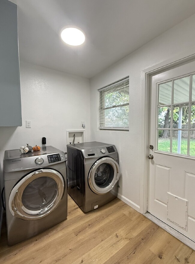 Building Photo - Where Classic Charm Meets Modern Comfort in Midway ISD