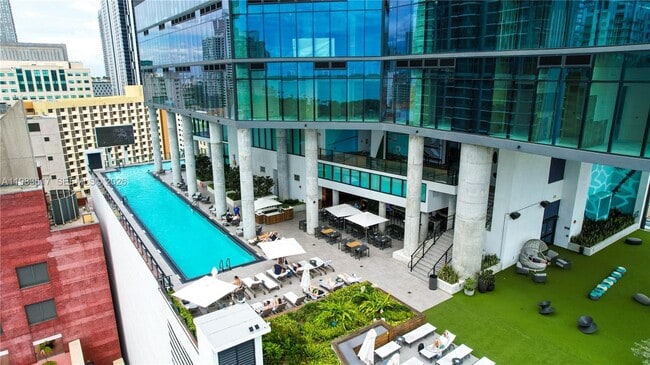 Building Photo - 398 NE 5th St