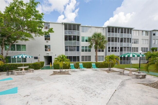 Building Photo - 1680 NE 191st St