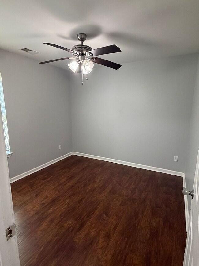 Building Photo - Single Family Home