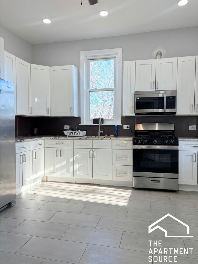 Building Photo - 2937 W Jackson Blvd