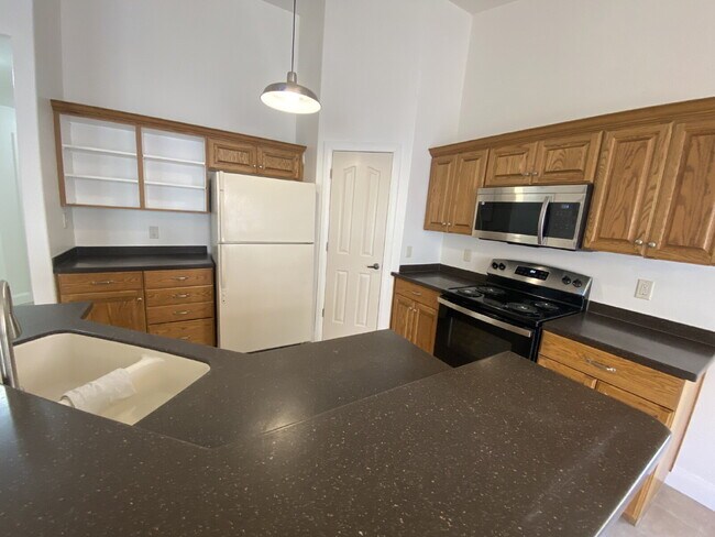 Building Photo - Charming 3-bedroom, 2-bathroom residence in Sagewood at Seven Hills