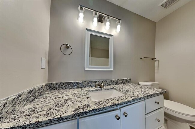 Building Photo - 554 Sherwood Oaks Rd