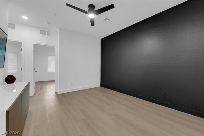 Building Photo - 600 N Carriage Hill Dr
