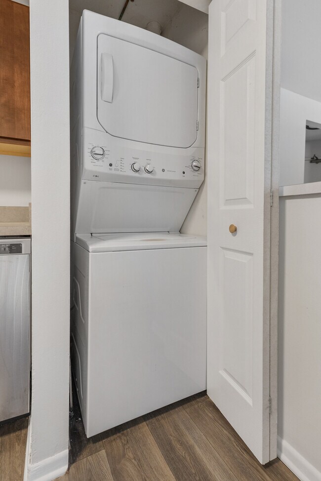 Building Photo - 96 Gant Cir